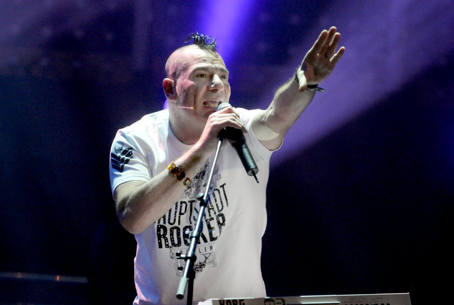 Der britische Sänger und DJ Paul Walden starb am 30.12. mit nur 51 Jahren.
