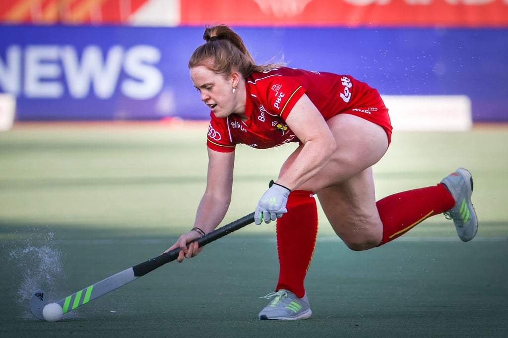 Das Hockey5 genannte Fünfer-Hockey wird unter freiem Himmel auf einem kleineren Feld gespielt als die traditionelle Elfer-Variante.