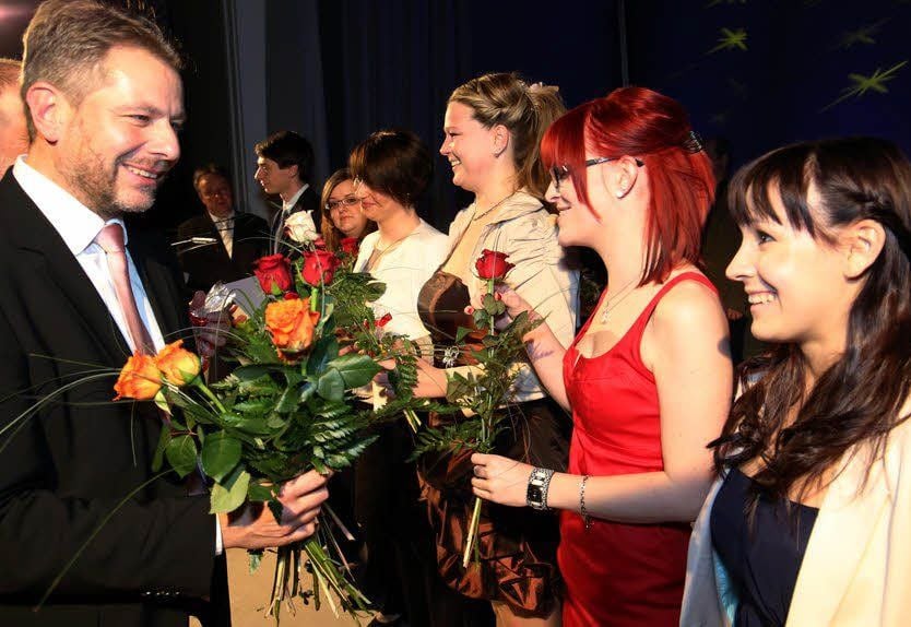 Professor Andreas Donner gratulierte den Studenten.