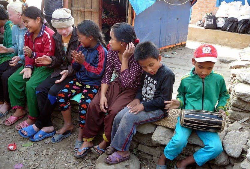 Die blinden Kinder von Swaragoan bereiteten ihren Spendern mit einem musikalischen Ständchen einen tränenreichen Abschied.