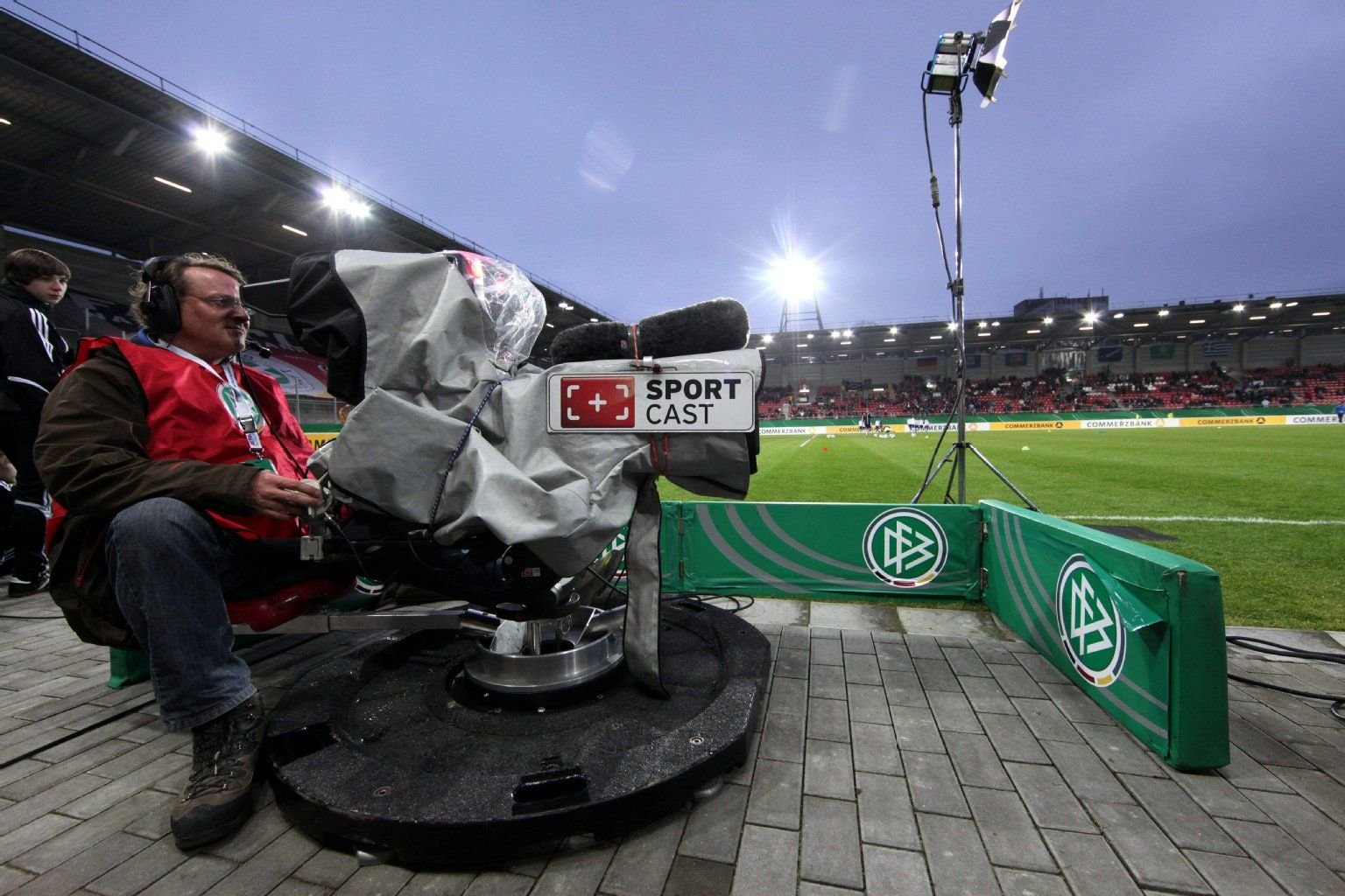 Wie schon beim U21-Länderspiel 2012, könnten schon bald mehr Spiele aus dem Erdgas-Sportpark übertragen werden.