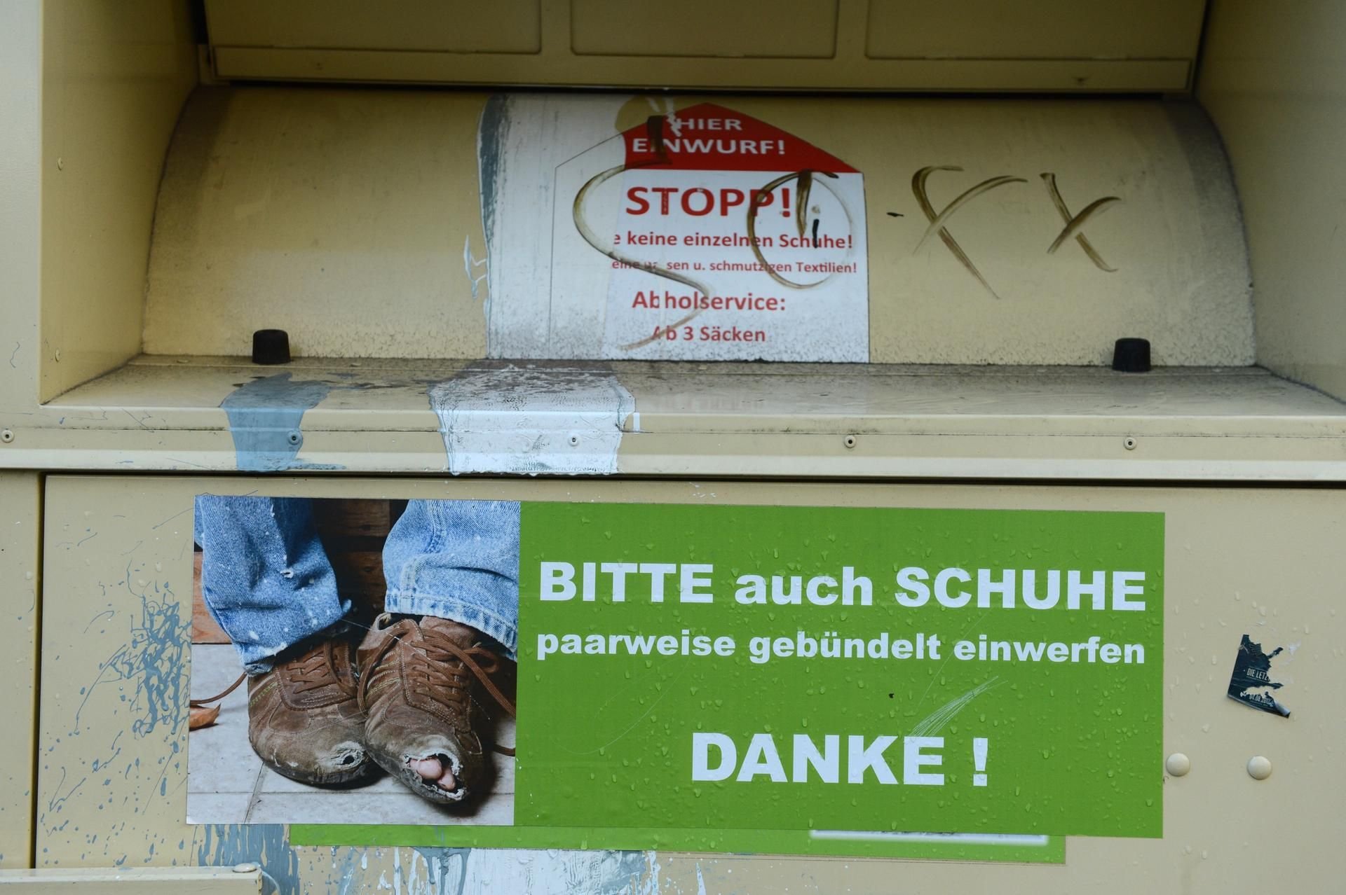 8.000 Euro landeten in dem Altkleidercontainer (Symbolbild).
