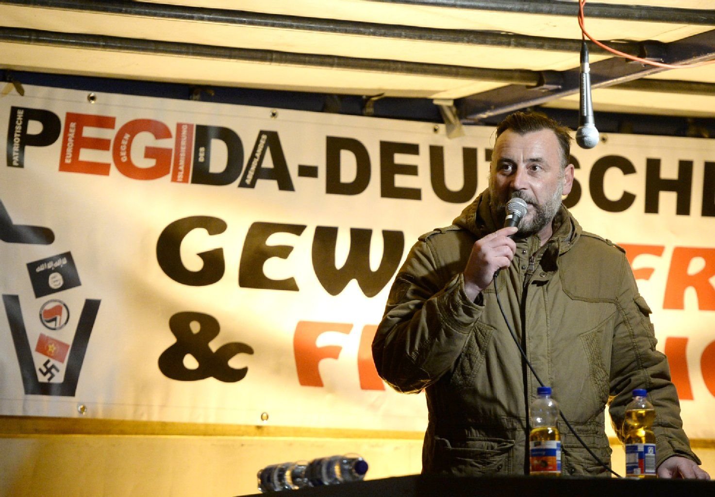 Der Mitbegründer der Pegida (Patriotische Europäer gegen die Islamisierung des Abendlandes), Lutz Bachmann, spricht während der Pegida-Kundgebung.
