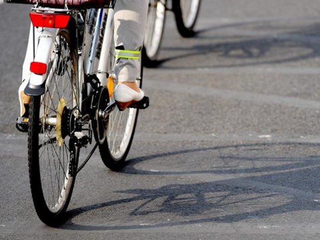 Eine Fahrradfahrerin ist in Halberstadt im Harz von einem VW-Fahrer so schwer verletzt worden, dass sie ins Krankenhaus musste. Symbolfoto: