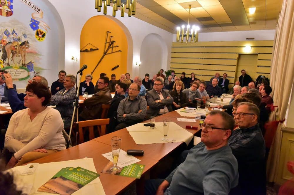 Dicht besetzt war der Saal im Rote Löwen beim Forum.