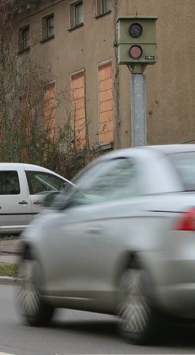 Hier hat es nicht geblitzt, aber oft genug macht der „Starenkasten“ in der Naumburger Straße in Weißenfels Aufnahmen.