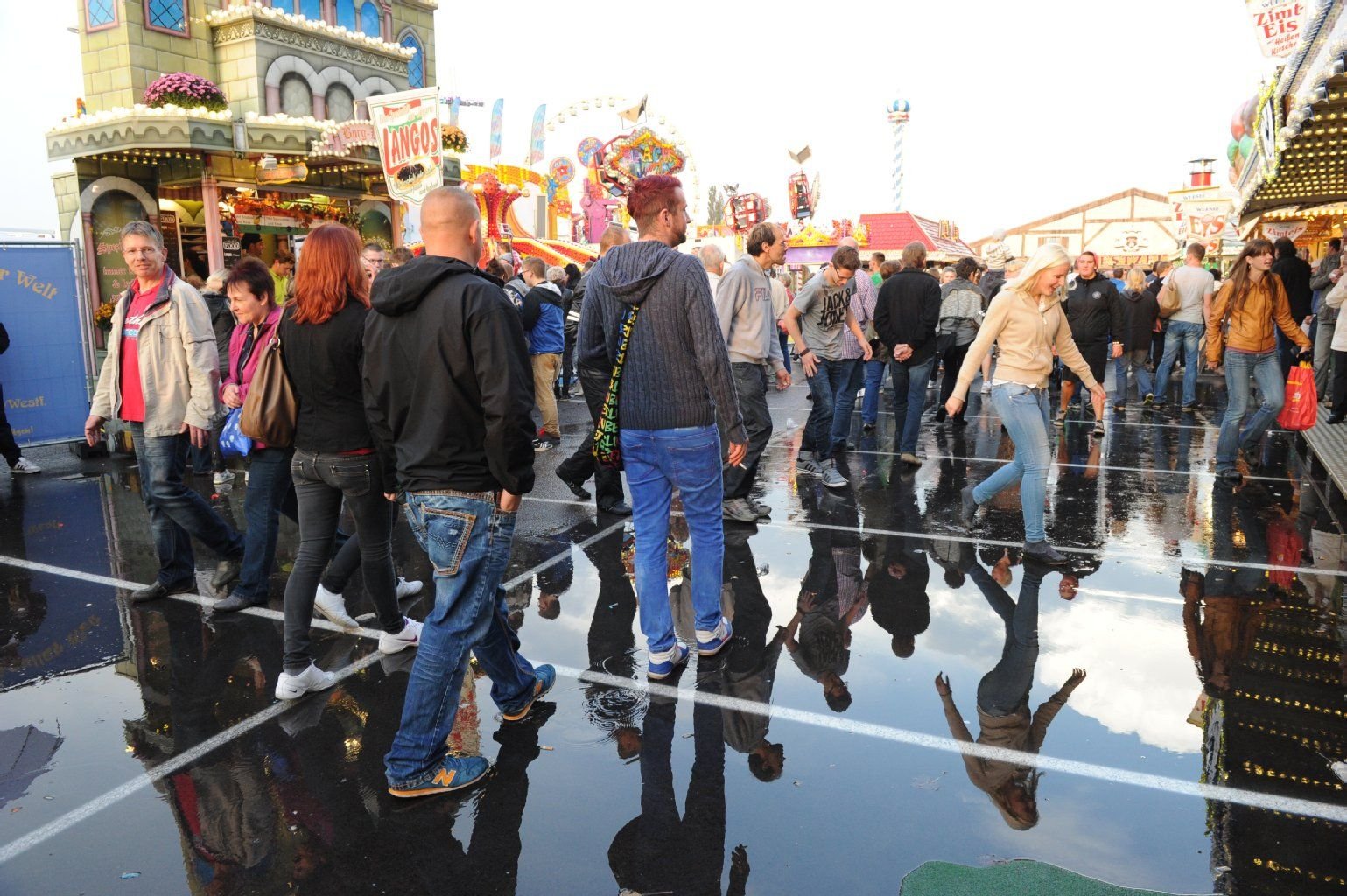 Auch am Samstag herrschte buntes Treiben auf dem Wiesenfest in Eisleben.
