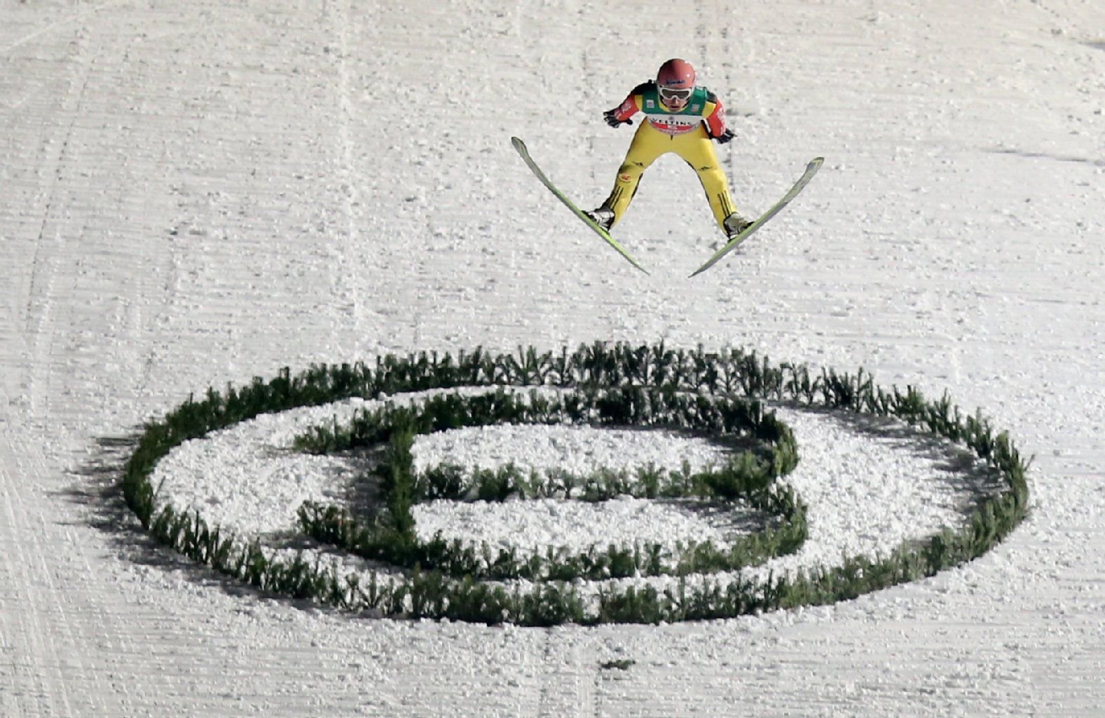 Severin Freund fliegt beim vierten Springen der Vierschanzentournee im Januar 2015 in Bischofshofen, Österreich, durch die Luft