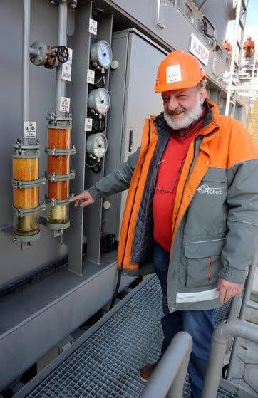 Ulrich Berndt erläutert die Funktion der Filter.