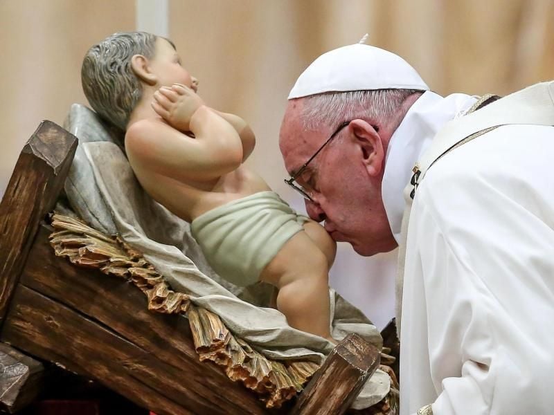Papst Franziskus während der Weihnachtsmesse am Heiligabend 2015 im Petersdom. Foto: Alessandro Di Meo/Archiv
