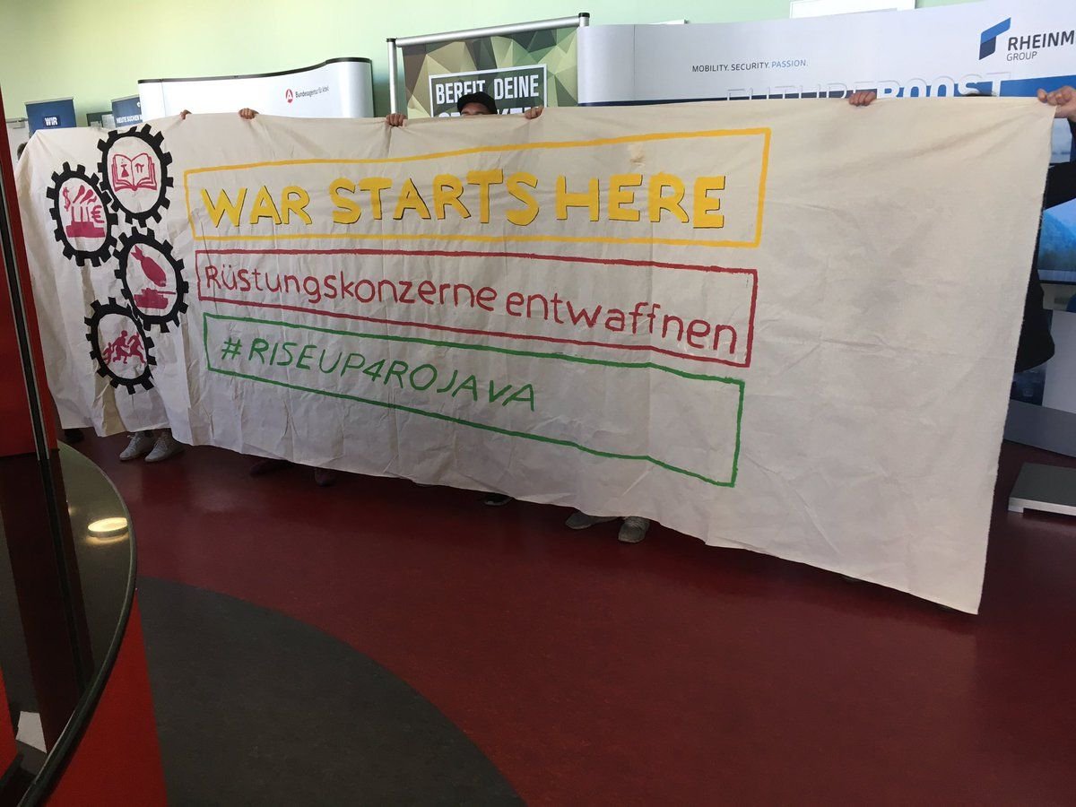 Die Proteste bei der Kontaktmesse richten sich ganz gezielt gegen Werbung für die Bundeswehr auf dem Campus sowie Waffenexporte in Krisen- und Kriegsregionen.&nbsp;