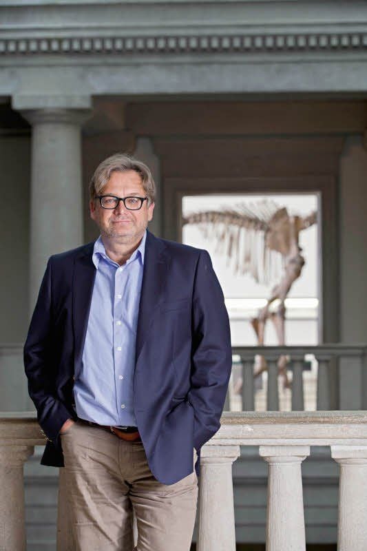 Als Direktor des Landesmuseums für Vorgeschichte veranstaltet Harald Meller spektakuläre Schauen.