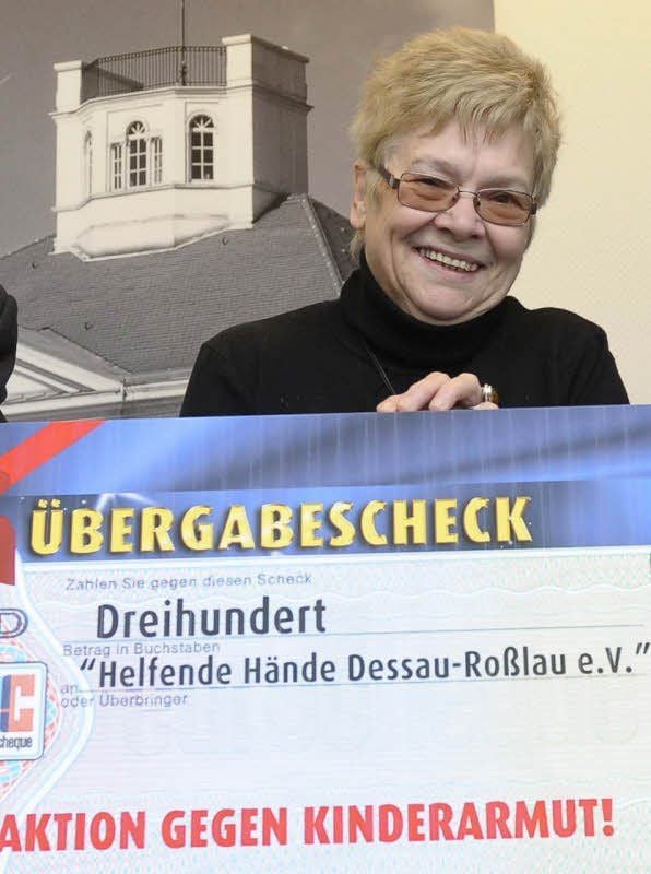 Mit einem Spendenscheck für den Verein konnte man Lotte Jüptner die größte Freude machen. Etliche Firmen sind Partner geworden.
