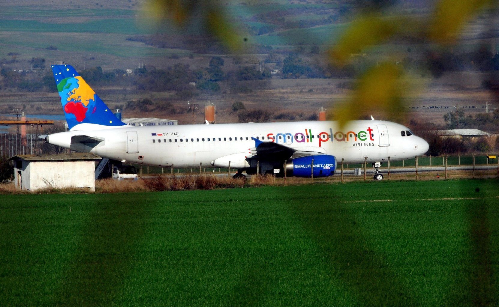 Ein Airbus A320, der auf dem Weg von Polen nach Ägypten war, musste in Burgas notlanden.