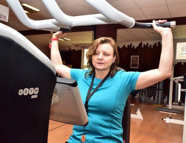 Petra Ackermann hält sich auch im neuen Jahr fit. Ingrid und Karl-Heinz Kunzelmann checken ein.