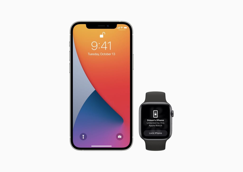 Die Apple Watch in der Nähe des iPhones erspart eine Code-Eingabe, wenn das Entsperren per Gesichtserkennung (Face ID) zum Beispiel wegen des Tragens einer Maske nicht funktioniert.