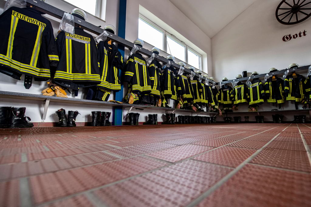 Umkleide einer Feuerwehr.