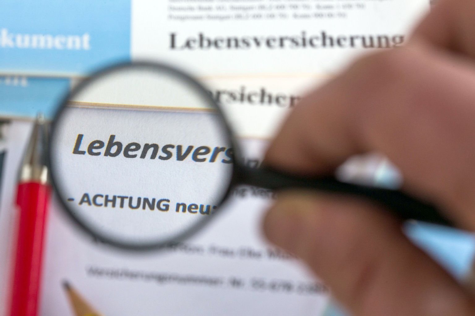 Nicht immer fällt die Auszahlung der Lebensversicherung so hoch wie ursprünglich erhofft aus. Versicherte sollten sich deshalb besser nur auf garantierte Leistungen der Versicherer verlassen.
