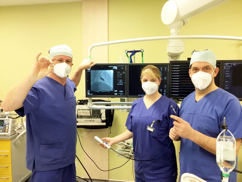 Im Ameos Klinikum Schönebeck wurde kürzlich der kleinste 2-Kammer-Herzschrittmacher der Welt implantiert.