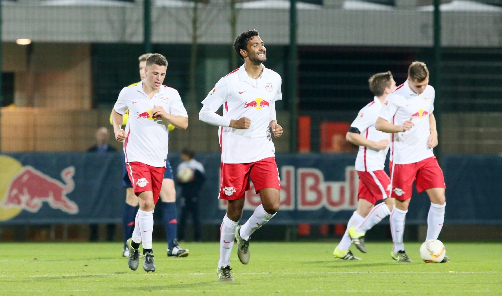 Strahlemann: Torschütze Marvin Compper.