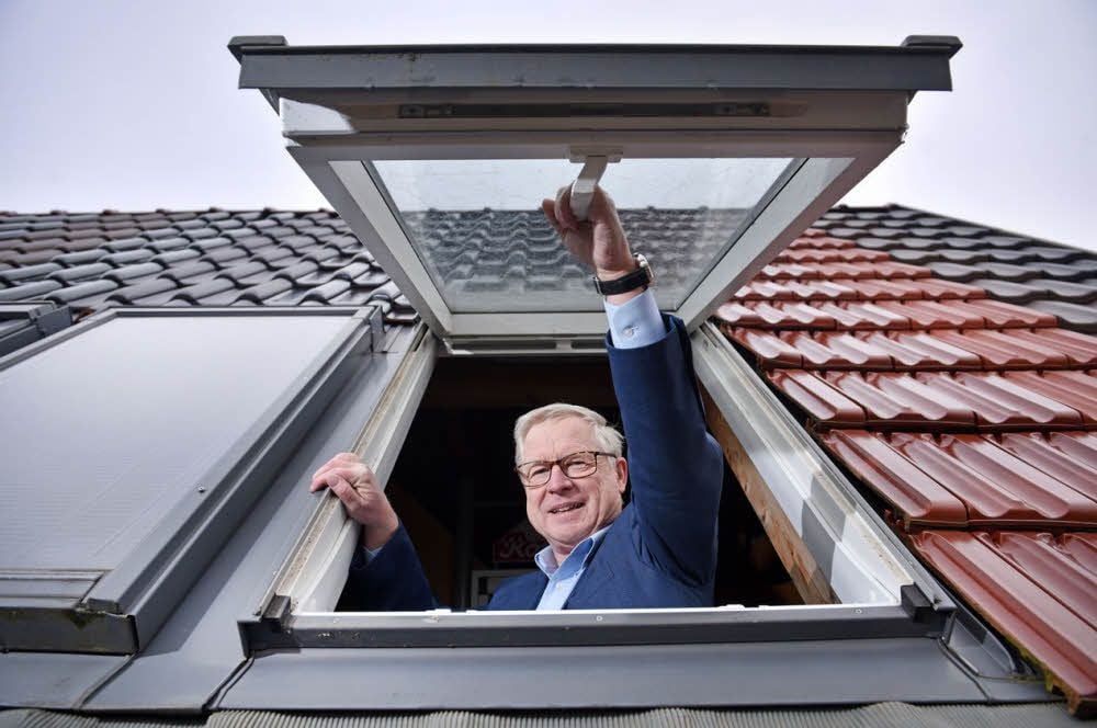 Dachdeckermeister Georg Effertz aus Sandersdorf ist mit dem Bundesverdienstkreuz ausgezeichnet worden.