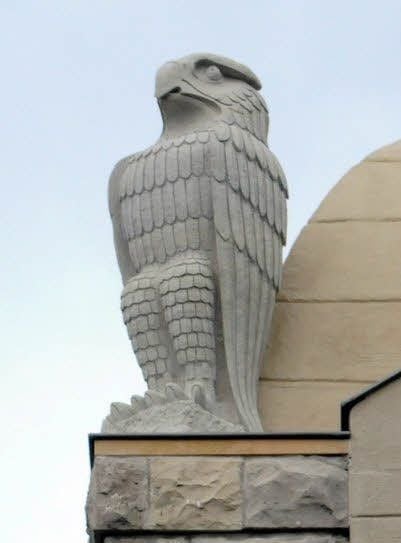 Einer der vier steinernen Adler vom Bismarckturm