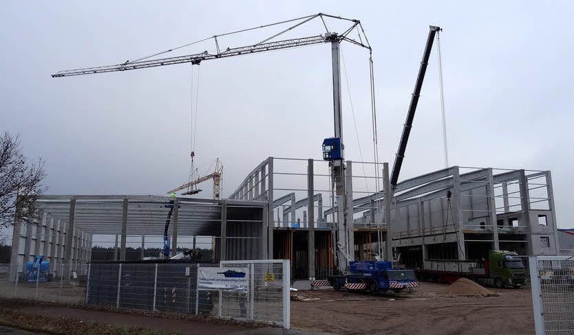 Ein Teil des Areals, das die Firma „Füngers Feinkost“ im Kapener Dessora-Industriepark beansprucht, ist gegenwärtig eine Großbaustelle.