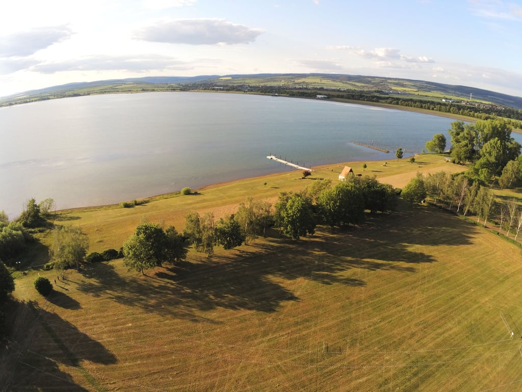 Segeln, baden und Boot fahren ist auf dem Stausee Kelbra erlaubt.