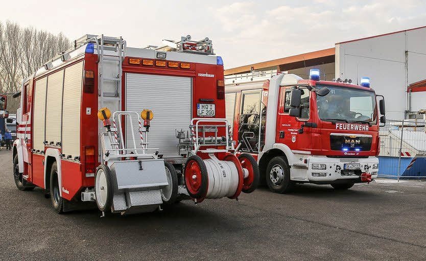 Die Feuerwehr Merseburg war mit hauptamtlichen und ehrenamtlichen Einsatzkräften zum Einkaufscenter ausgerückt, konnte vor Ort aber nichts feststellen.