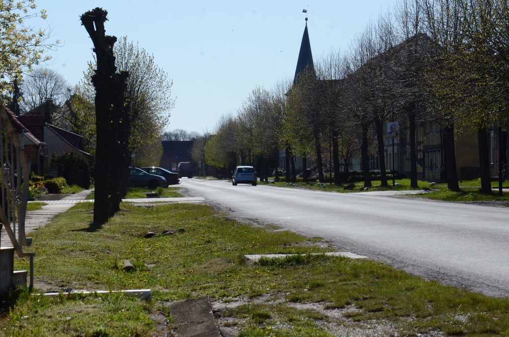 Die Ortsdurchfahrt Neuendorf am Damm soll voraussichtlich 2022 saniert werden.