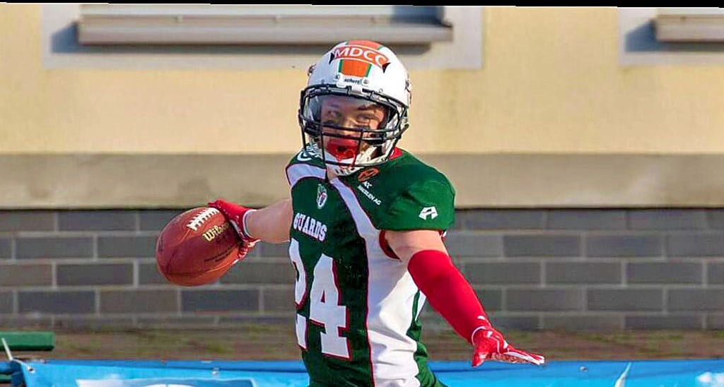 Cornerback Dominik Banse setzt zu seinem Flug von den Virgin Guards zum Erstligisten Dresden Monarchs an.