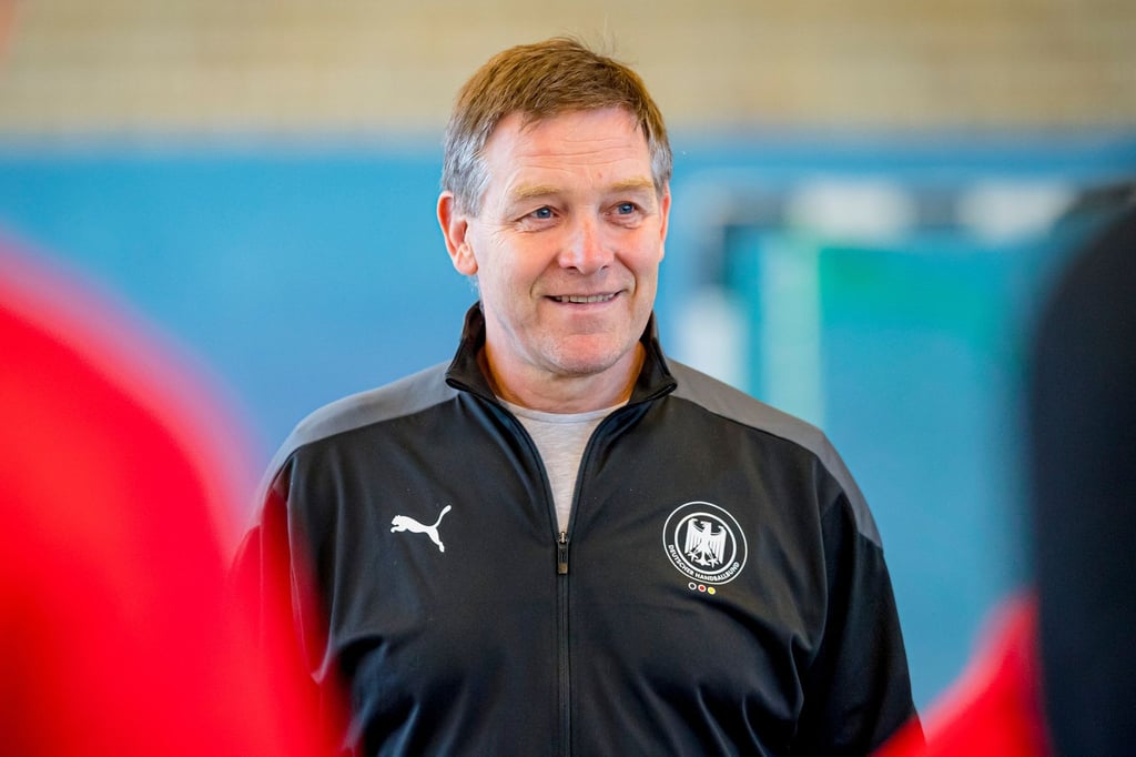 Hat die Kader für die abschließenden EM-Qualifikationsspiele benannt: Handball-Bundestrainer Alfred Gislason.
