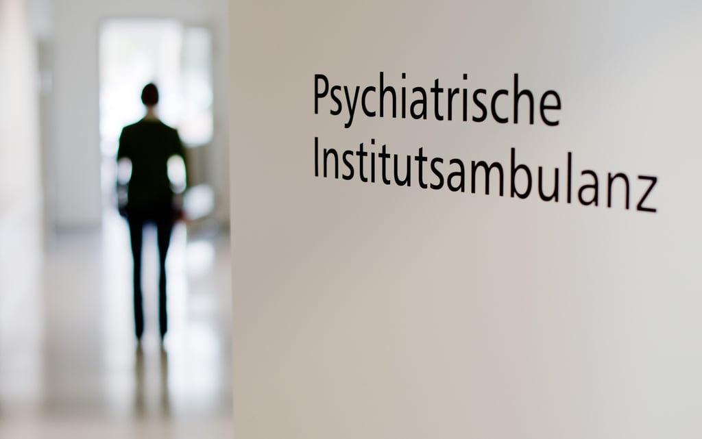 Die Wartezeiten für eine Psychotherapie können lang sein. Die Nachfrage ist zuletzt deutlich gestiegen.