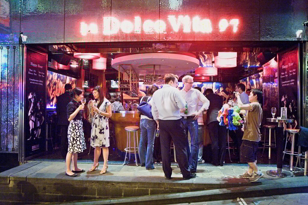 Bis 2 Uhr Nachts sollen Geimpfte in Hongkong die Straßen unsicher machen dürfen.