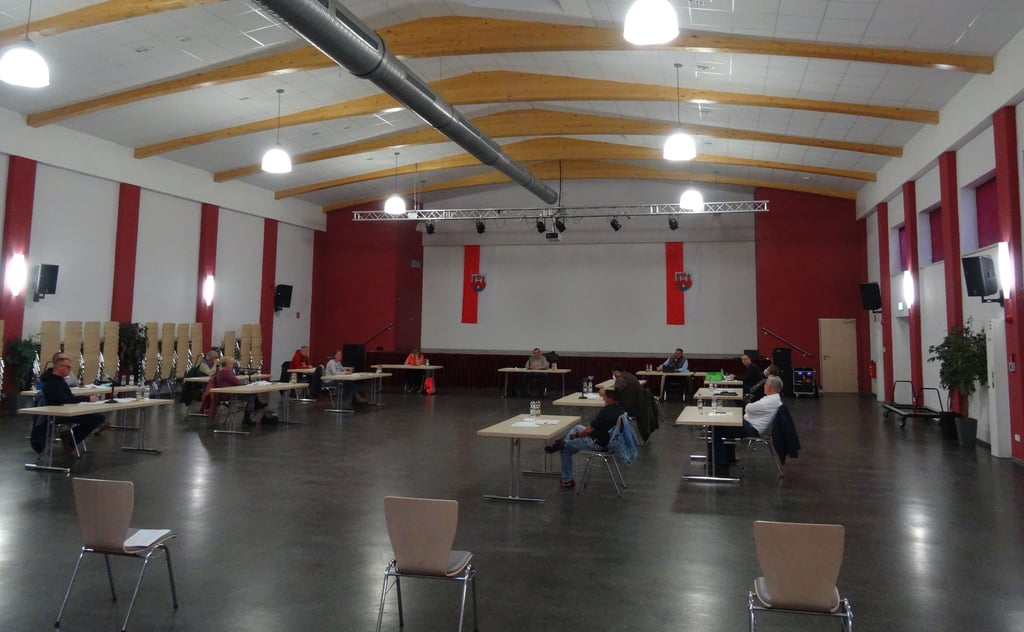 Der Stadtrat Arneburg tagt derzeit coronabedingt in der Stadthalle.