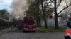 Rauchwolken zeugten vom Laubenbrand im Stadtpark Magdeburg.  