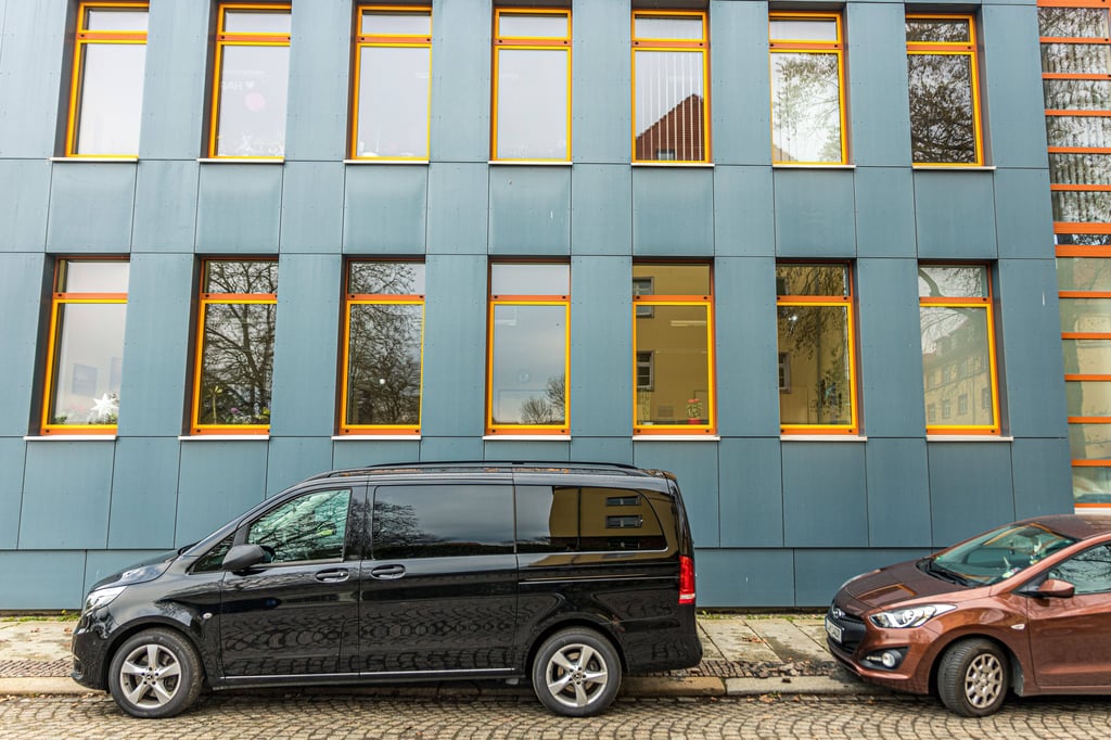 Das "Haus des Jugendrechts" in Leipzig wurde mit Steinen beworfen.