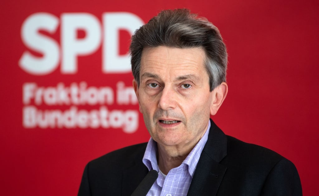 Fordert den Rücktritt von DFB-Präsident Fritz Keller: SPD-Politiker Rolf Mützenich.
