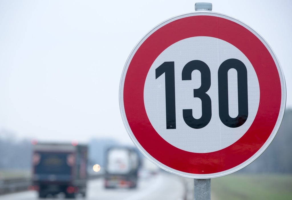 An der Autobahn A24 in der Nähe von Suckow herrscht bereits 130.