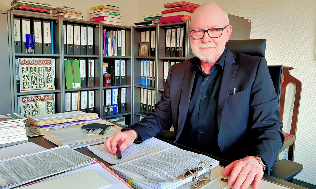 Fast 30 Jahre lang hat Burkhard Rudo die Entwicklung Wernigerodes mit geprägt. Der Abschied vom Berufsleben fällt dem langährigen Baudezernenten nicht leicht. Seinem Nachfolger Immo Kramer wünscht er aber viel Erfolg.