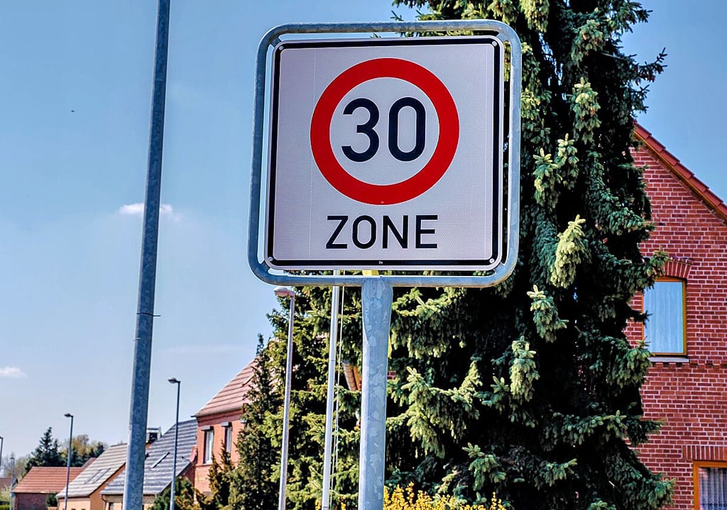 Vielerorts begehrt: Tempo 30. Pläne gibt es für Piesteritz und Labetz.