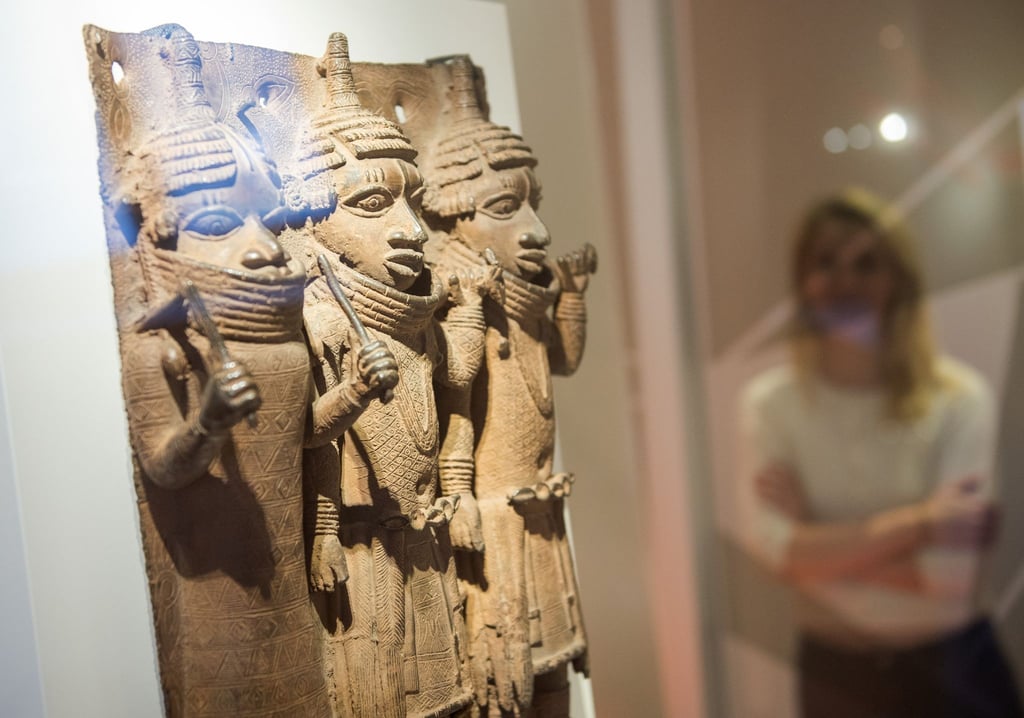 Raubkunst-Bronzen aus dem Land Benin in Westafrika sind im Hamburger Museum für Kunst und Gewerbe (MKG) ausgestellt.
