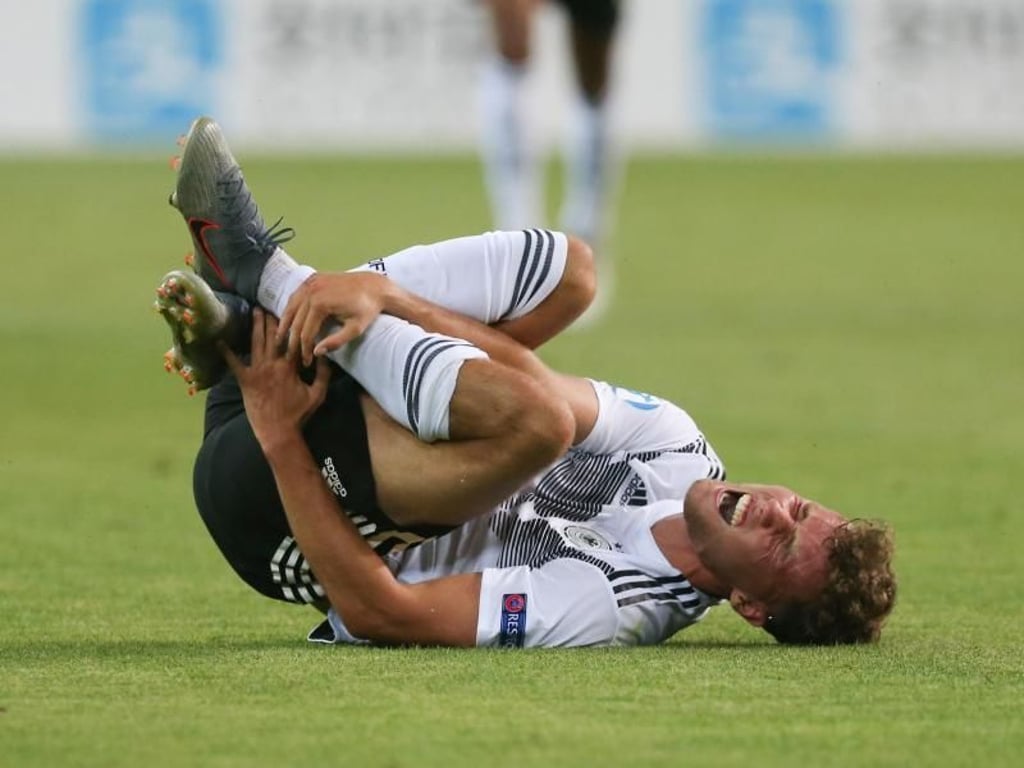 Luca Waldschmidt musste behandelt werden, konnte aber weiter spielen. Foto: Cezaro De Luca