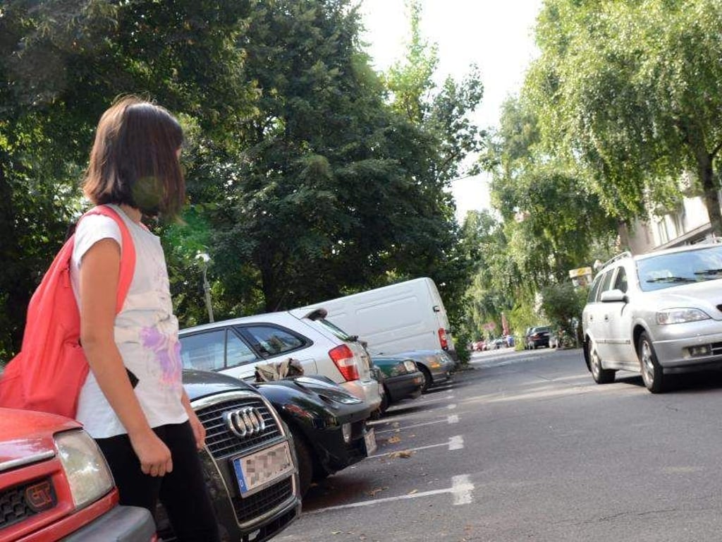 Begibt sich das eigene Kind durch leichtsinniges oder sonstiges Verhalten in Gefahr, sind Schimpftiraden der Eltern oft der falsche Weg zur Besserung. Foto: Jens Kalaene