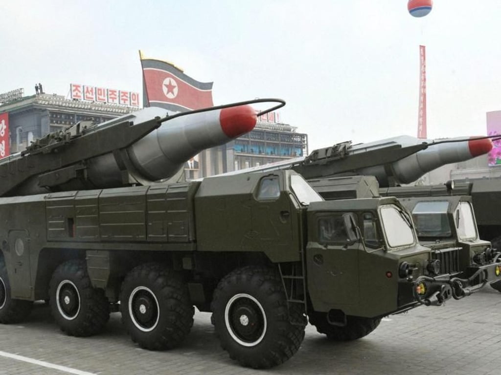 Eine nordkoreanische Musudan-Rakete wird bei einer Militärparade durch die Straßen von Pjöngjang gefahren. Foto: KCNA/Yonhap