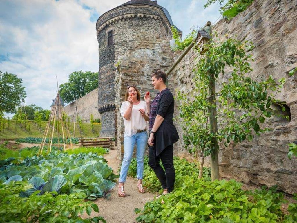 Pflücken erlaubt: Wo früher Betreten verboten war, dürfen sich heute Besucher und Bürger an Obst und Gemüse bedienen. Foto: 90Grad Photography/Hilger & Schneider GbR