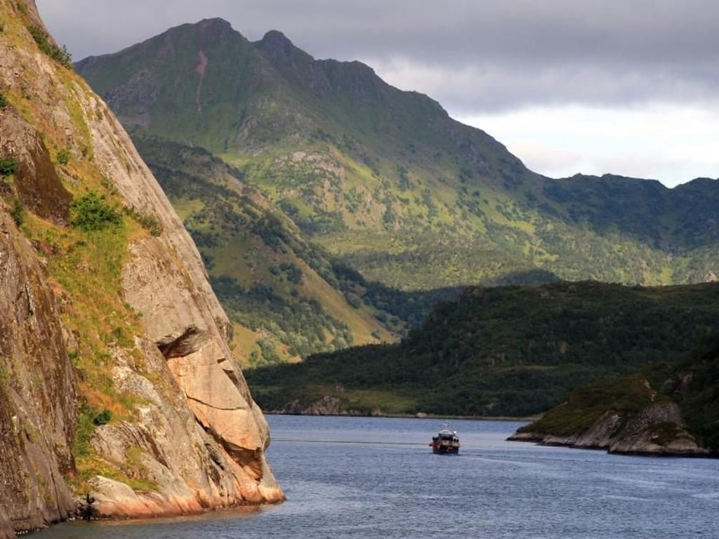 Der enge Trollfjord gehört ebenfalls zur Inselgruppe der Vesterålen. Foto: Bernd F. Meier