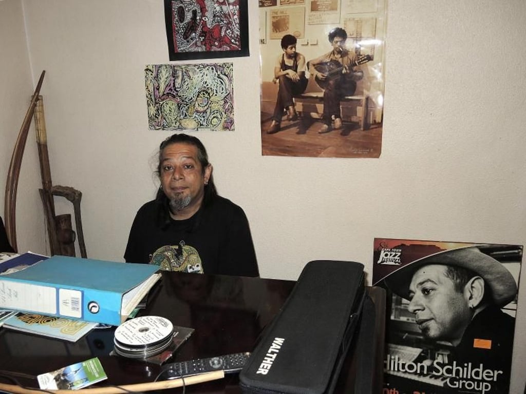 Hat Spaß an seiner Musik: der Jazz-Virtuose Hilton Schilder, der gerne mal zu Sessions bei sich zu Hause einlädt. Foto: Thomas Burmeister