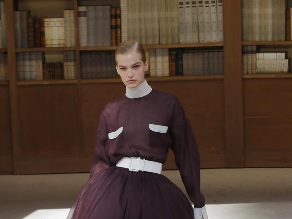 In der Bibliothek: Kreation von Chanel bei den Haute-Couture-Schauen für Herbst/Winter 2019/20. Foto: Michel Euler