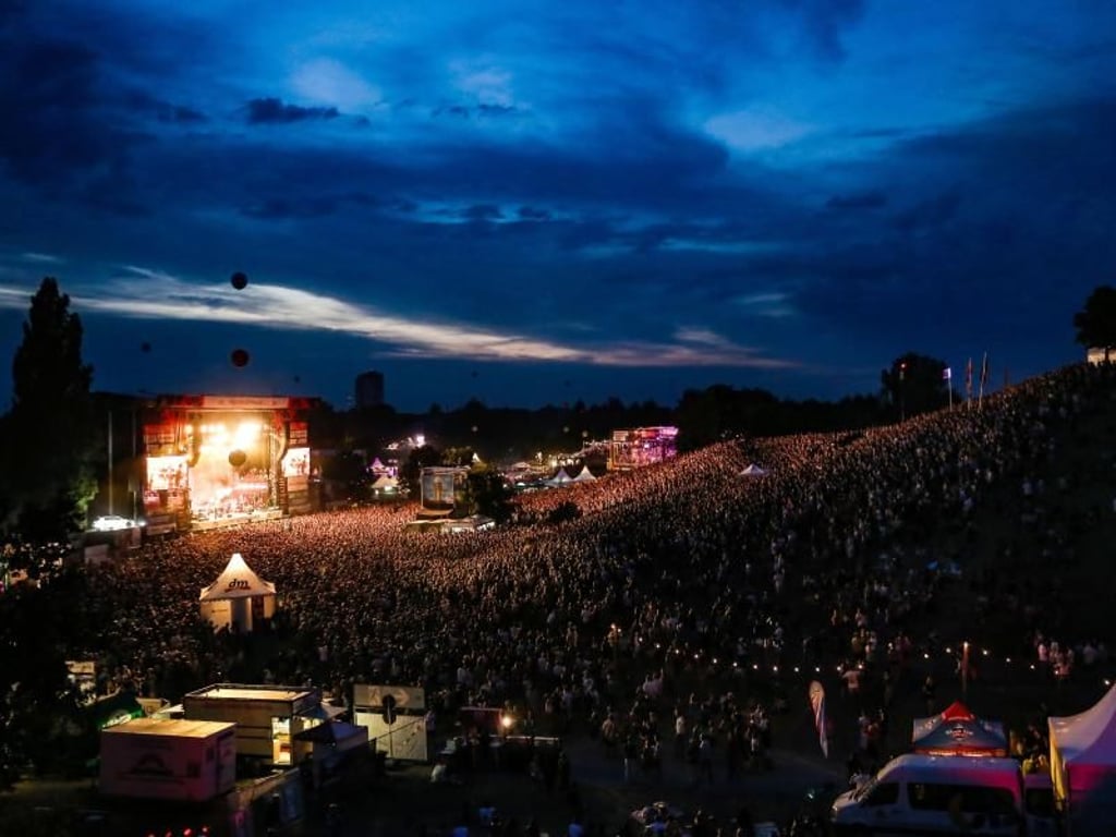 Das Festival am «Mount Klotz» in Karlsruhe heißt schlicht: Das Fest. Der Eintritt kostet nur fünf Euro. Foto: DAS FEST Karlsruhe/Paul Gärtner